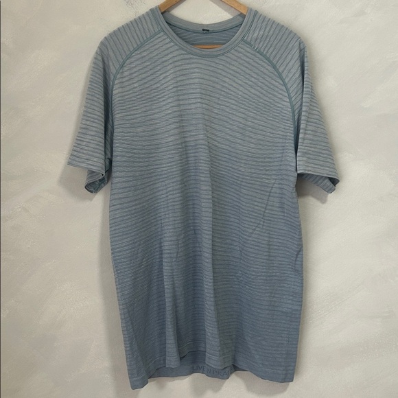 Lululemon Metal Vent Breathable Short Sleeve XL striped ombré - Picture 1 of 8